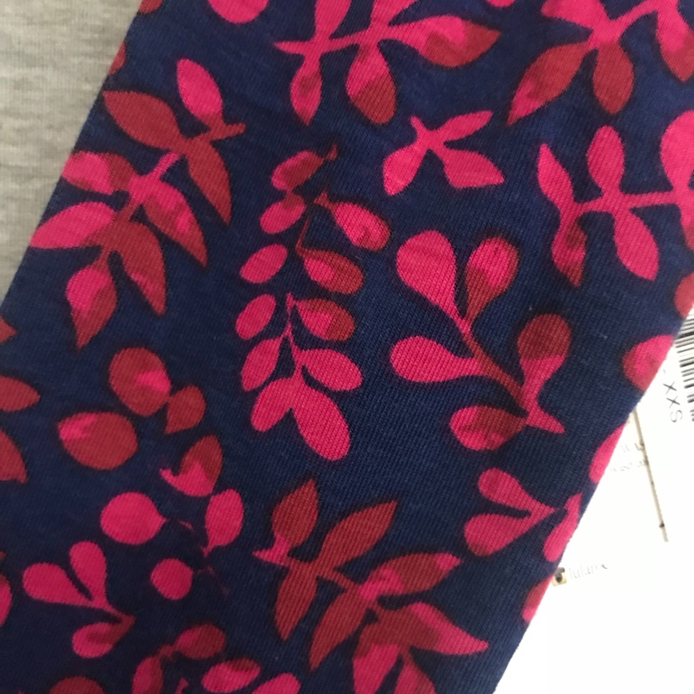LuLaRoe Randy T - Picture 2 of 2